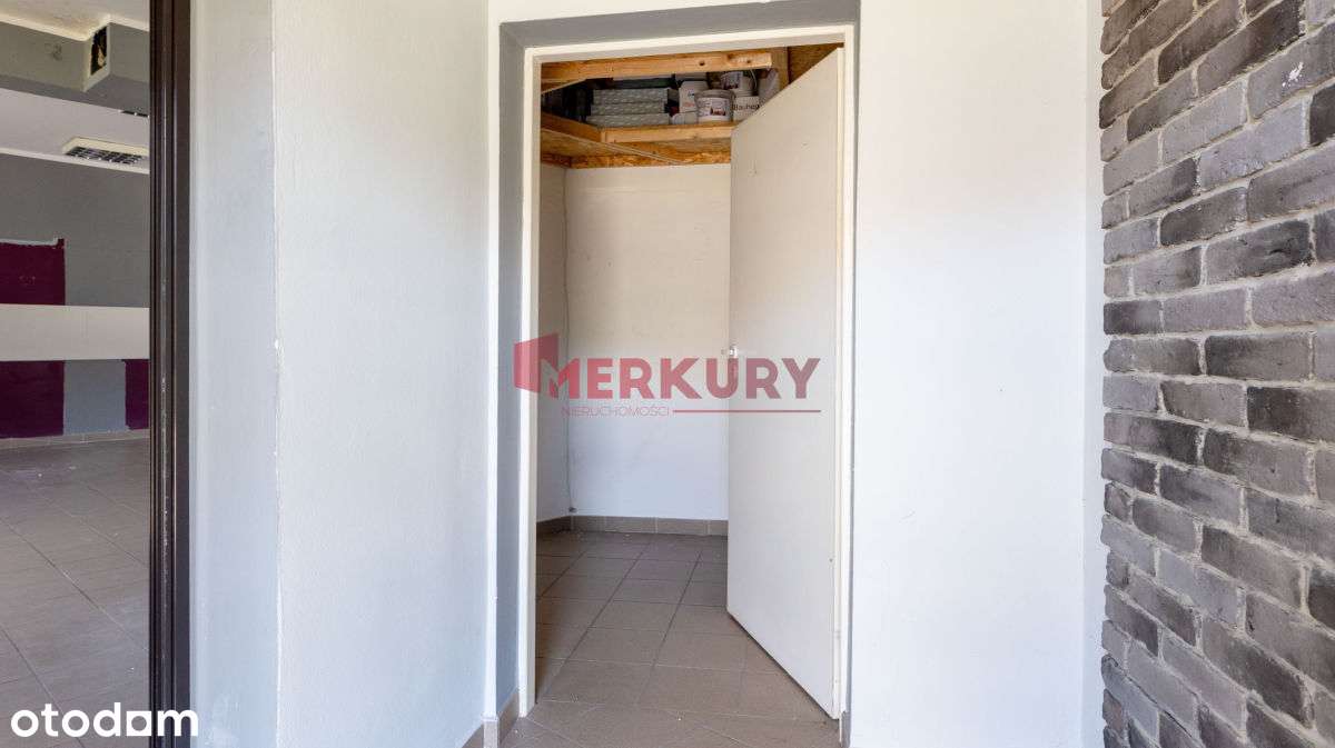 Witryna, okna na ulicę Wyszyńskiego-9