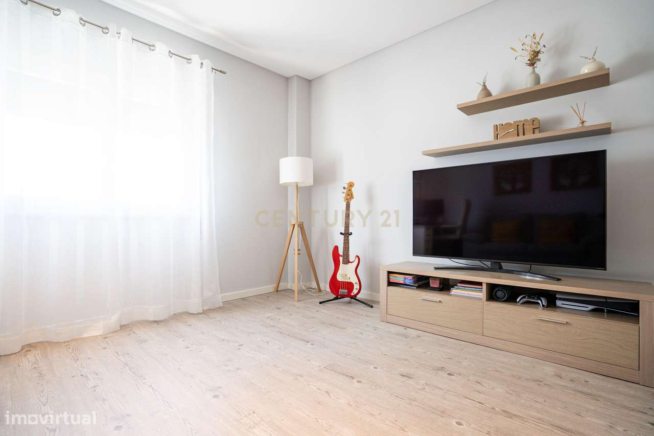 Apartamento T2 - Excelentes Áreas - Como Novo - Grande imagem: 5/32