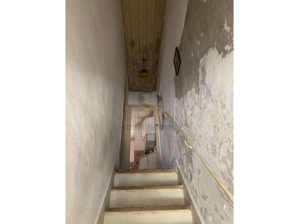 Prédio com dois pisos independentes para recuperação total-39