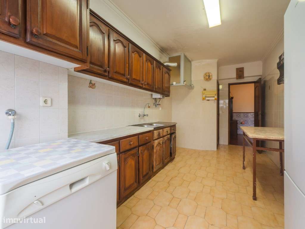 T3 COM GARAGEM PARA 2 CARROS, MASSAMÁ-12