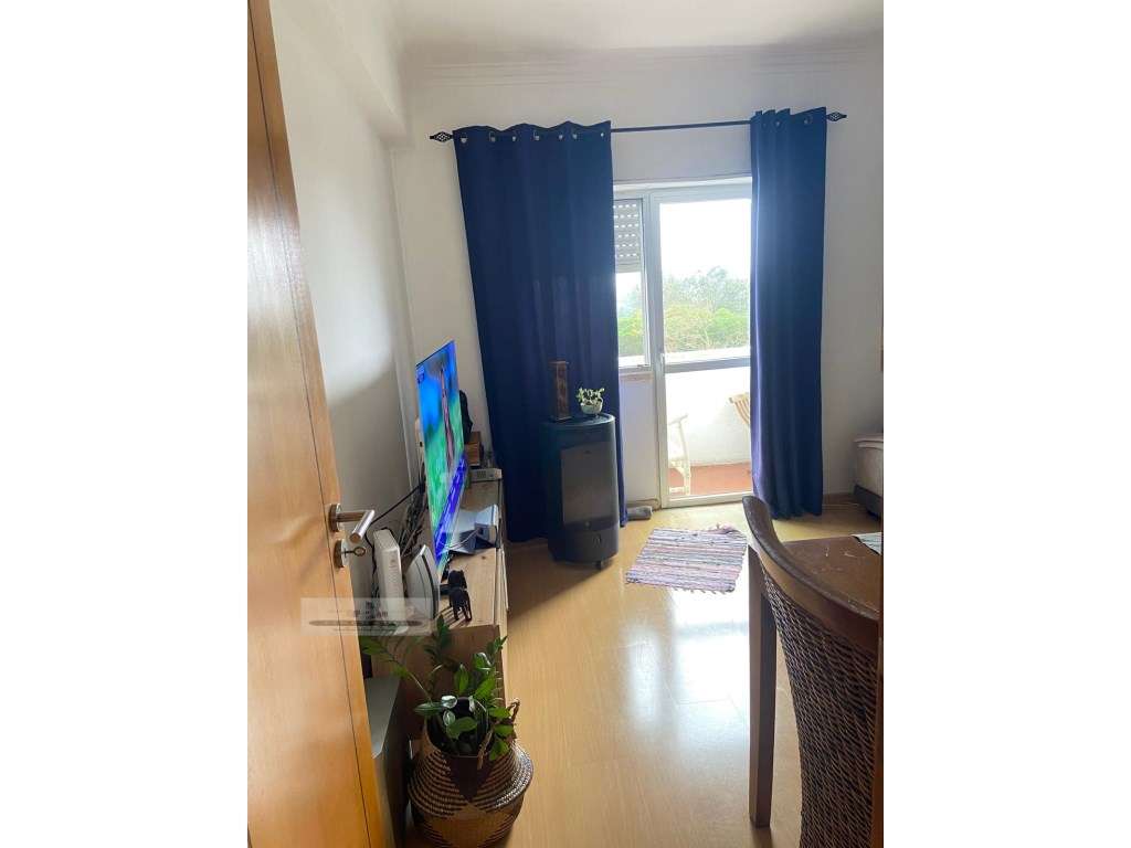 Apartamento T3 no Botequim, Charneca da Caparica-7