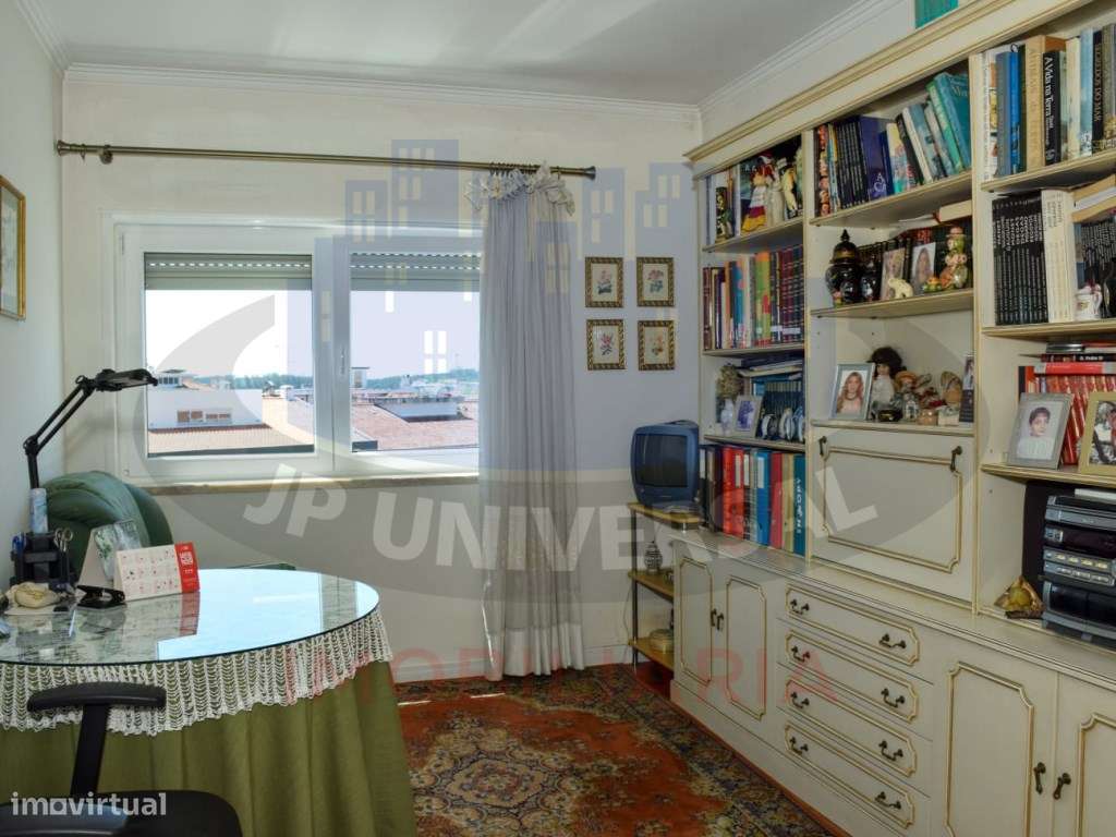 APARTAMENTO T5 NA AVENIDA MARQUÊS DE POMBAL DE LEIRIA COM VISTA PAR...-16