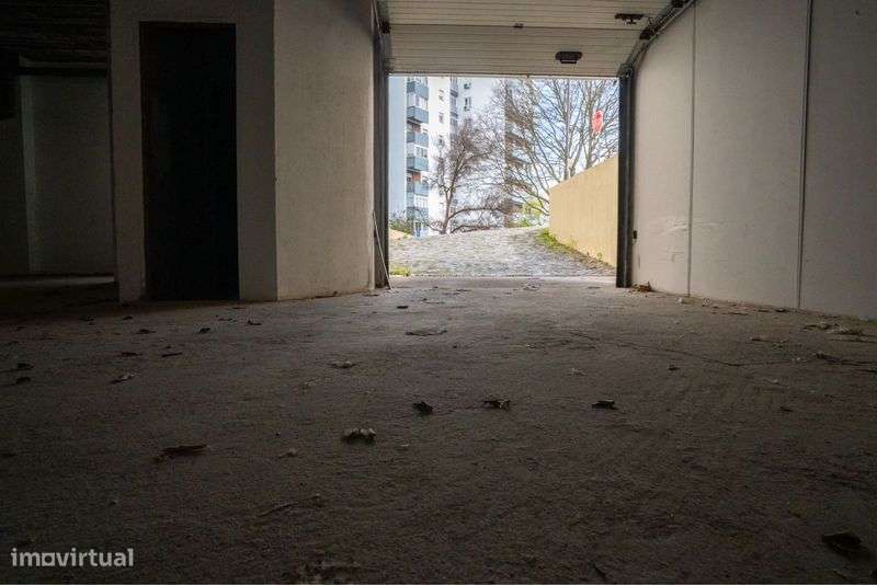 Arrendo Loja/ Armazém Perto do Aeroporto Lisboa - Grande imagem: 4/8