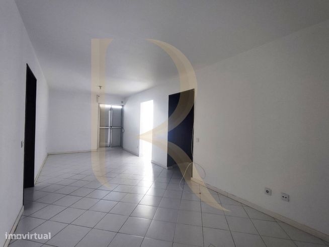 Apartamento T2 com elevador no Miratejo-7
