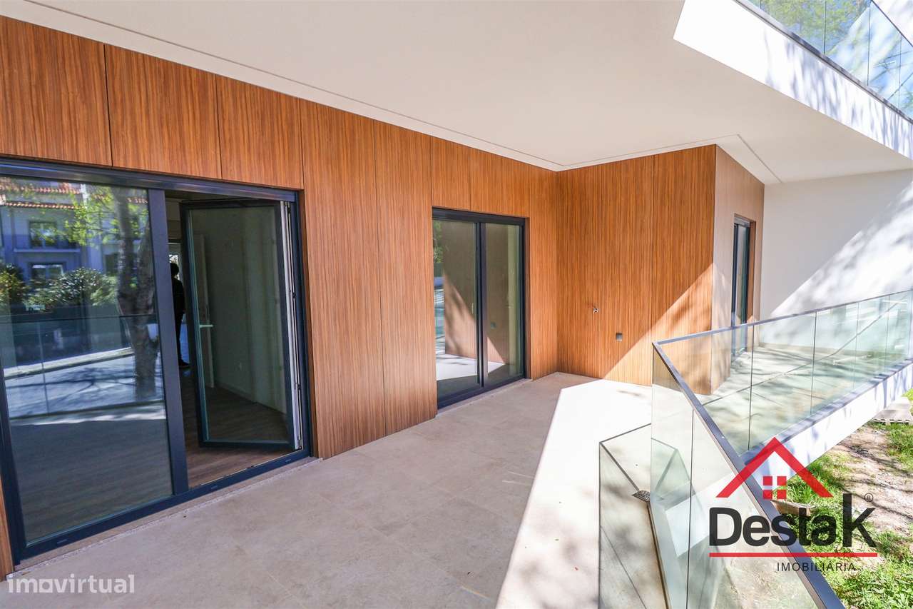 T3 Novo | Varandas com Churrasqueira | Garagem para 2 Carros-11