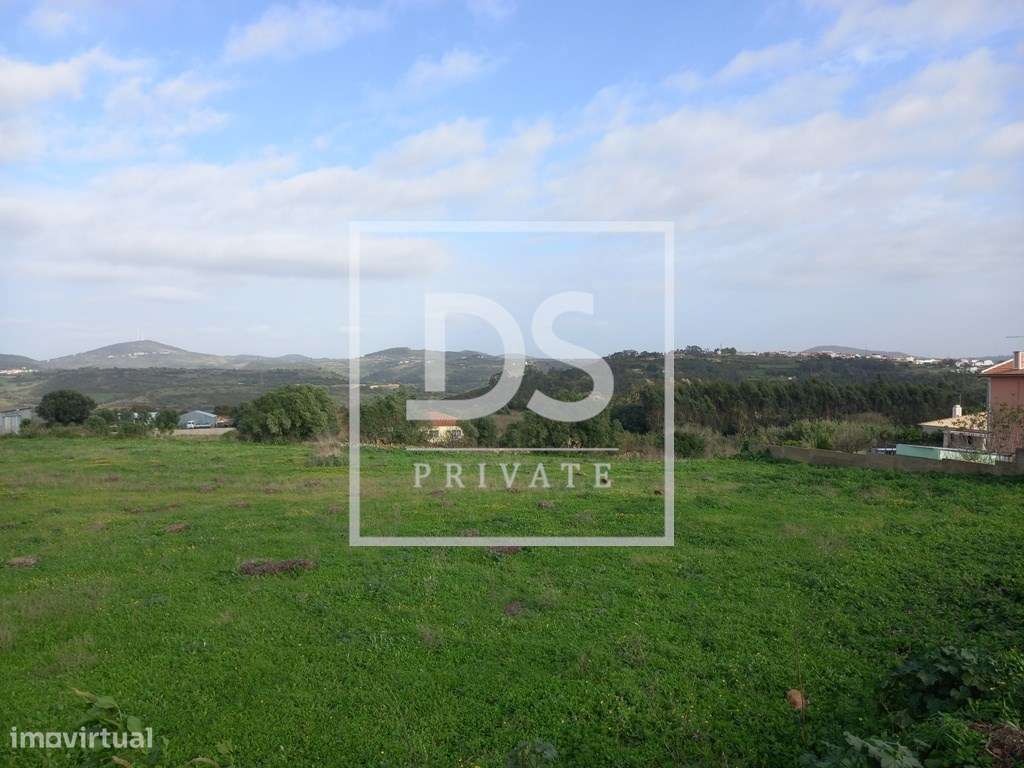 Moradia T3 Térrea unifamiliar de arquitetura moderna em fase de constr-25