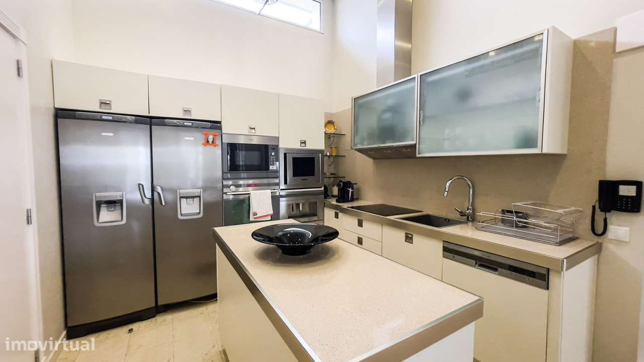 Luxuosa Moradia com 4 quartos localizada em Rosto do Cão - São Roque-14