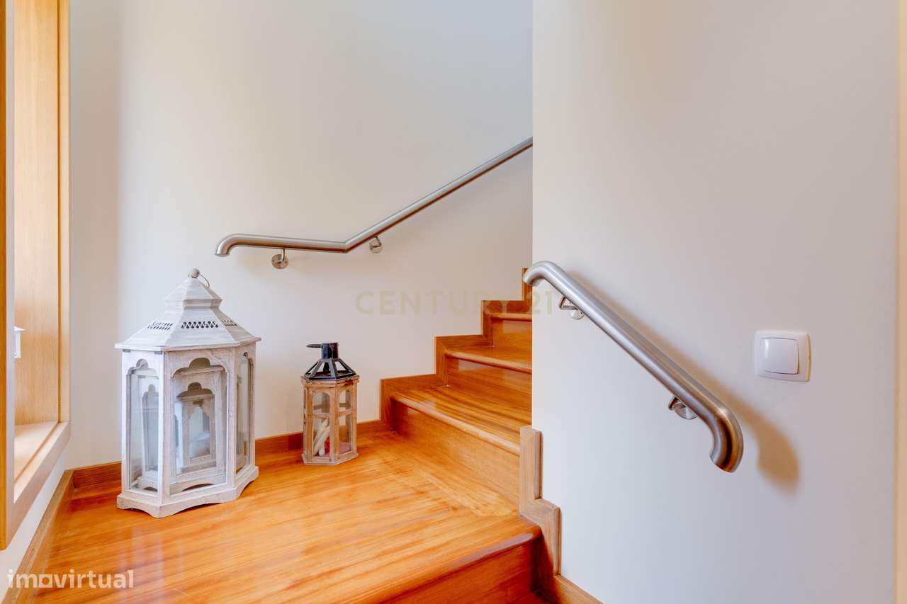 Moradia T3, Águas-furtadas + Cave com possibilidade +T1-14