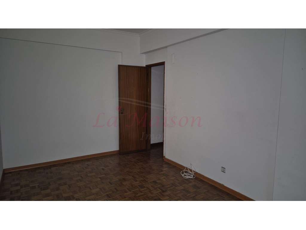 Apartamento T3 em Casal de São Brás - Grande imagem: 4/26