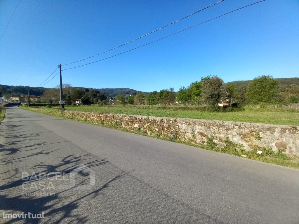 Terreno de construção em Quintiães - Barcelos