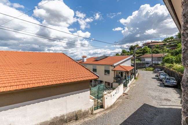 Fantastica Moradia em Pedra T3 + anexo T1-14
