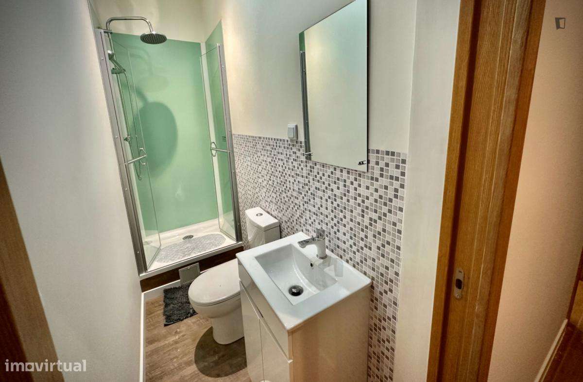 Quarto - localizado em Anjos Lisbon - Grande imagem: 5/14