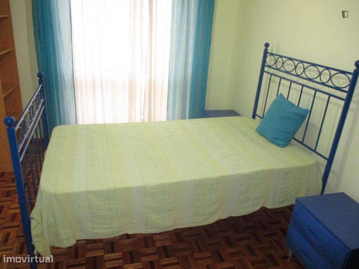 Quarto - localizado em Vila nova de gaia - Grande imagem: 4/6