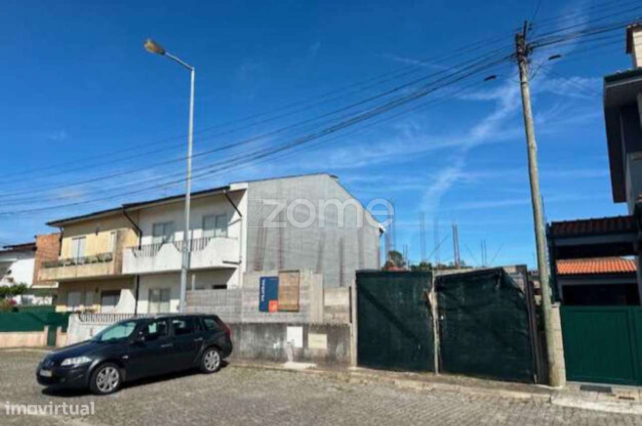 Terreno p/ Moradia T3 - PARA CONSTRUÇÃO - Vila Nova da Telha - Maia - Grande imagem: 4/36