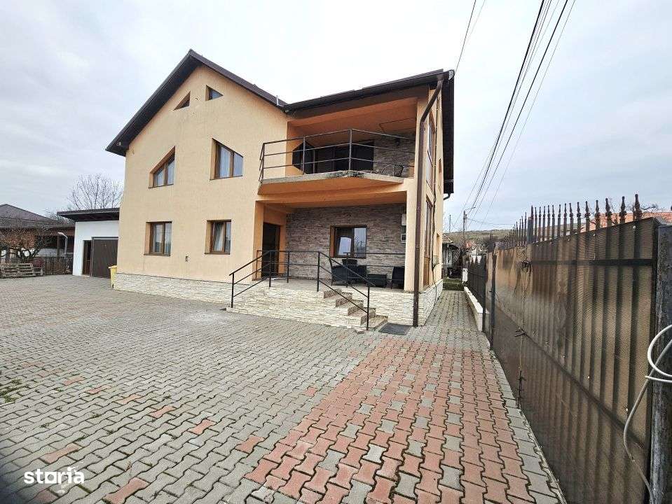 Casa eleganta,zona centrala Aiton,cu ciubar,gradina si panouri fotovol