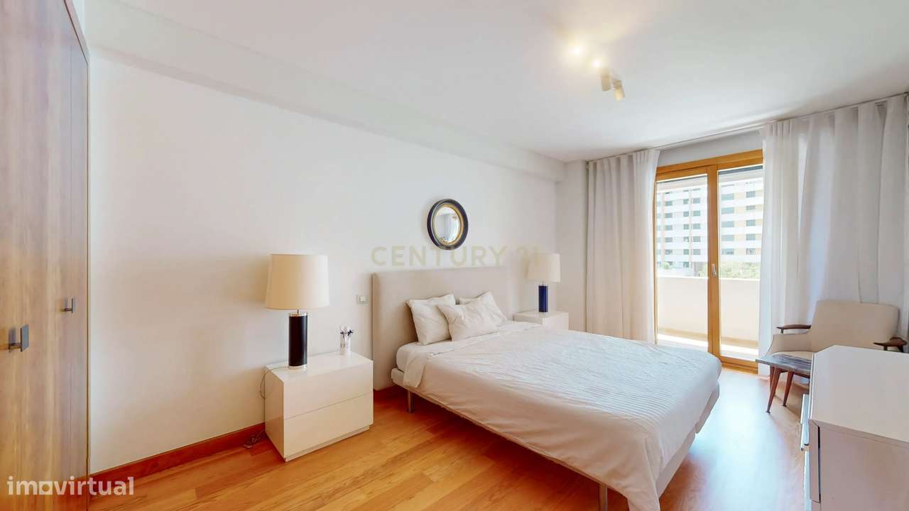 Apartamento T4 no Infantado de excelência, conforto e vista sobre a le-22