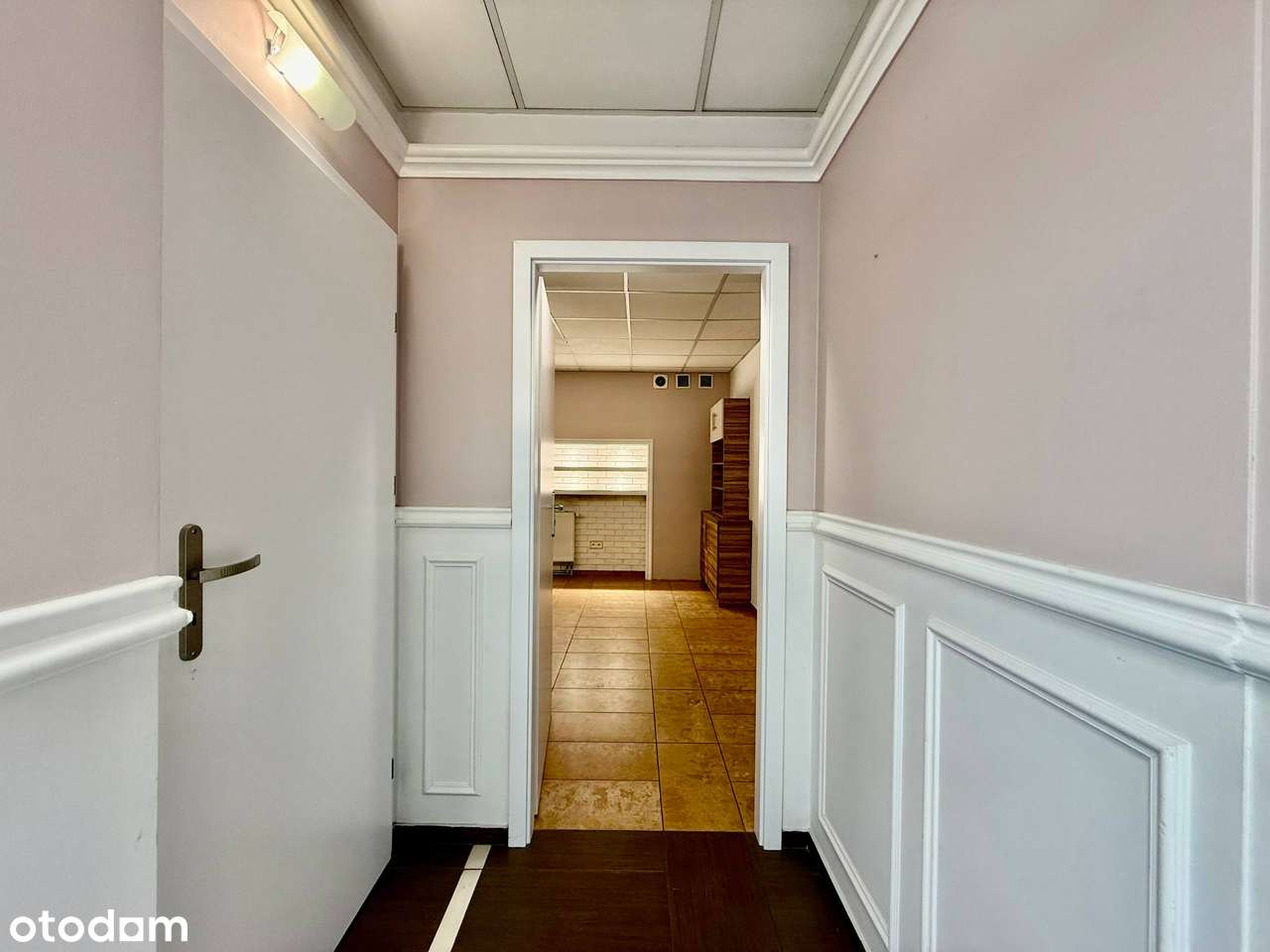 Na sprzedaż lokal użytkowy – Parking | Niski czynsz | Duża przestrzeń-11