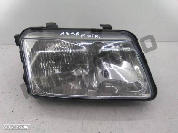 Ótica / Farol Direito  Audi A3 (8l1) - 1