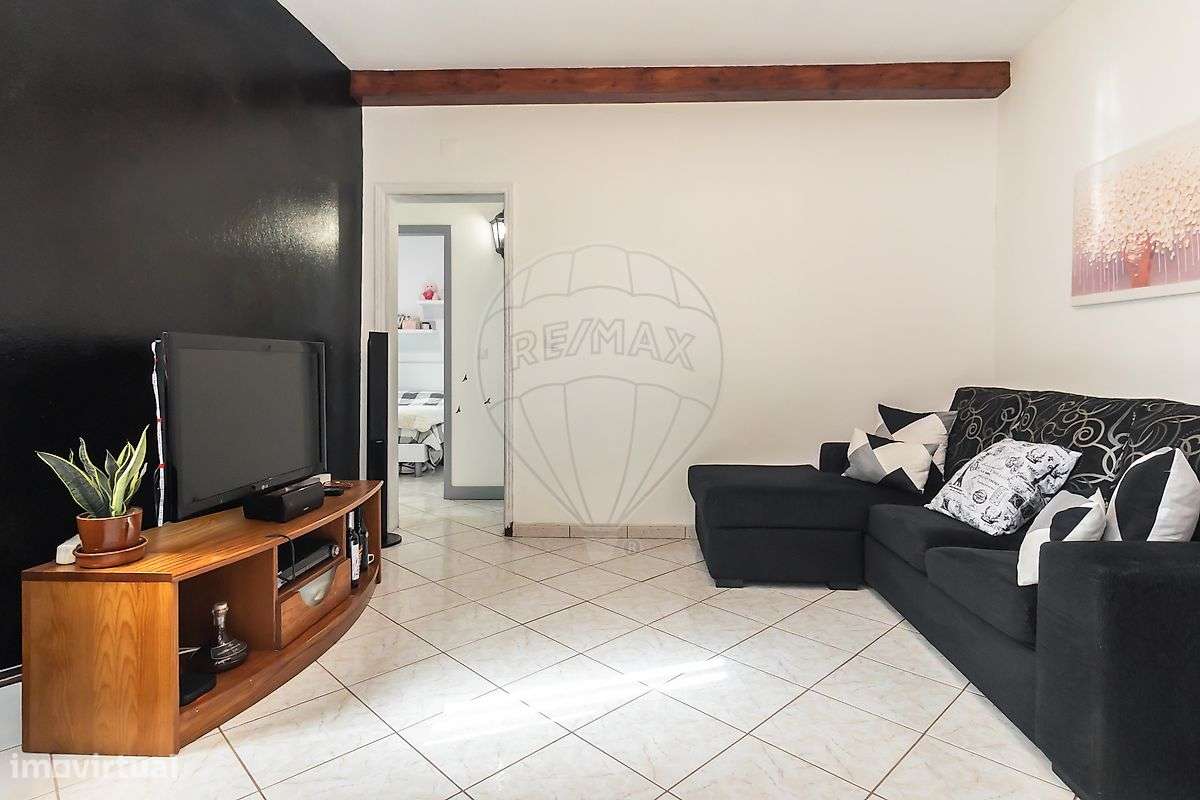 Moradia T5 + Moradia T2 | Terreno 3.717 m² | Azeitão-41