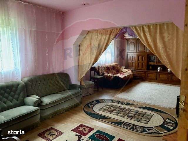 Casă / Vilă cu 5 camere de vânzare - Imagine principală: 5/16