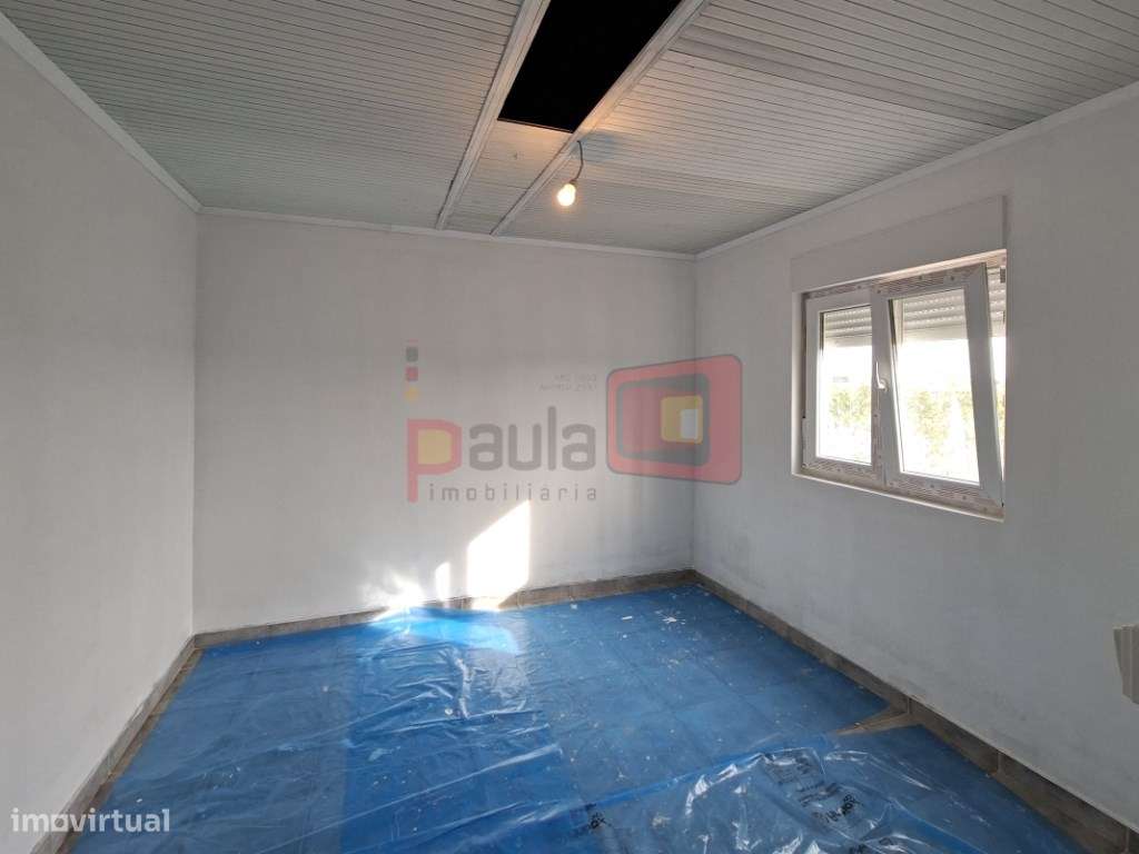 MORADIA POR RECUPERAR EM TERRENO COM 700M2 - FAIAS - Grande imagem: 5/25