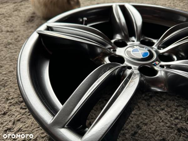 4x 8.5j IS33 oryginalne alufelgi 19 BMW 5x120 Styling 351 F10 xDrive Z4 E46 X1 X3 F25 X5 E90 GT F30 F32 E60 xD M Pakiet Performance grafit Black Chrome oryginał felgi jak 326 ET33 - 8