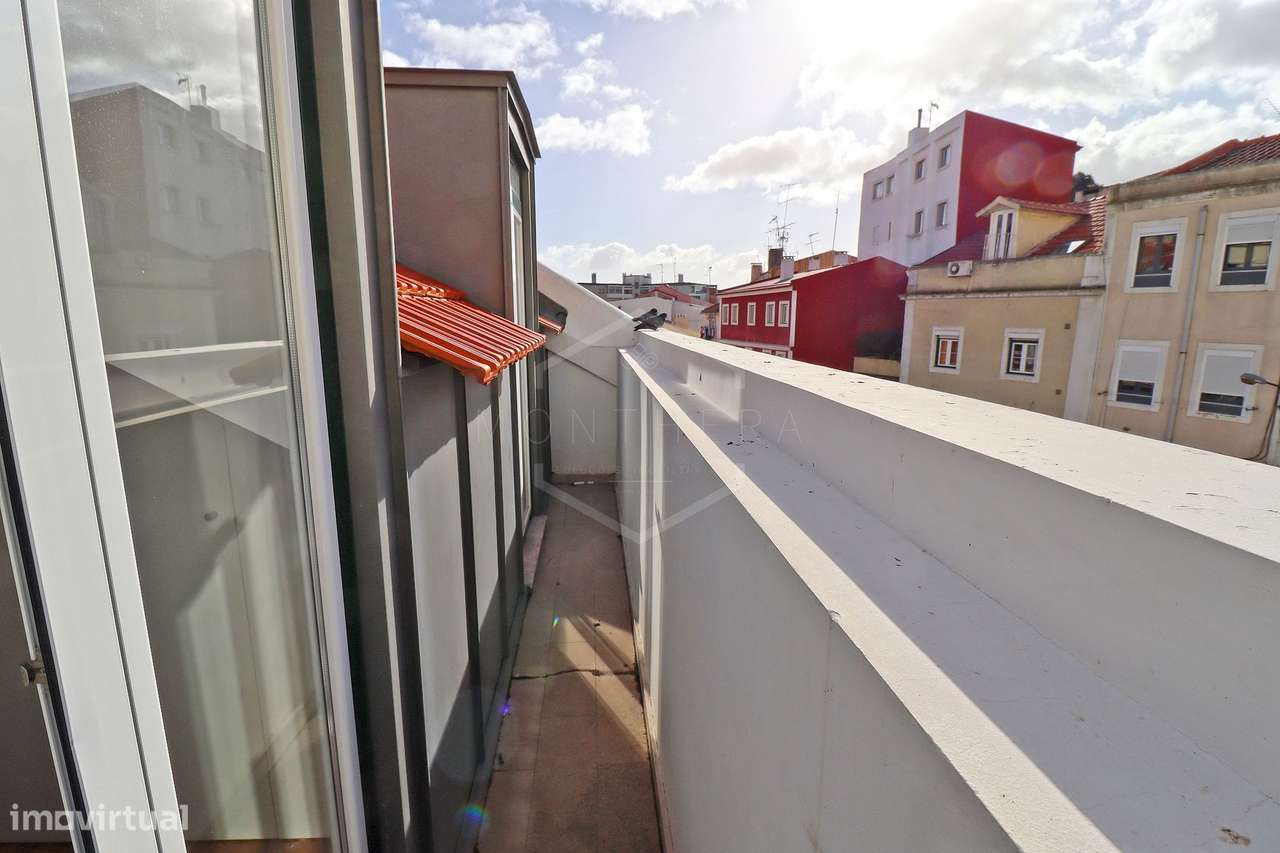Apartamento T2 remodelado em São Vicente, Lisboa-21
