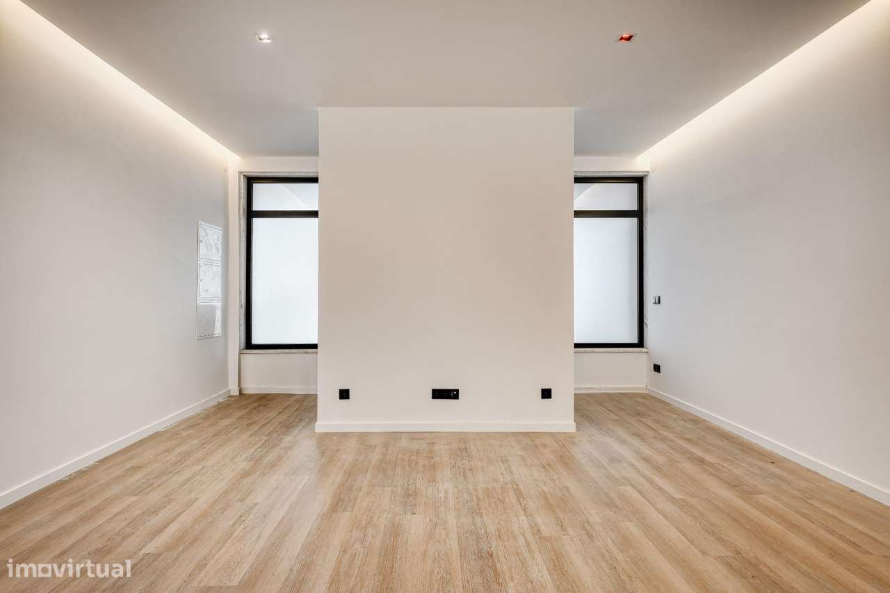 Apartamento T1 Renovado em Monte Abraão - Grande imagem: 4/17