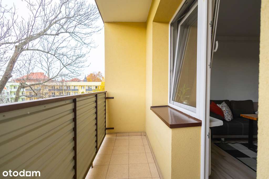 kawalerka z oddzielną kuchnią/Krzyki/Huby/balkon-10