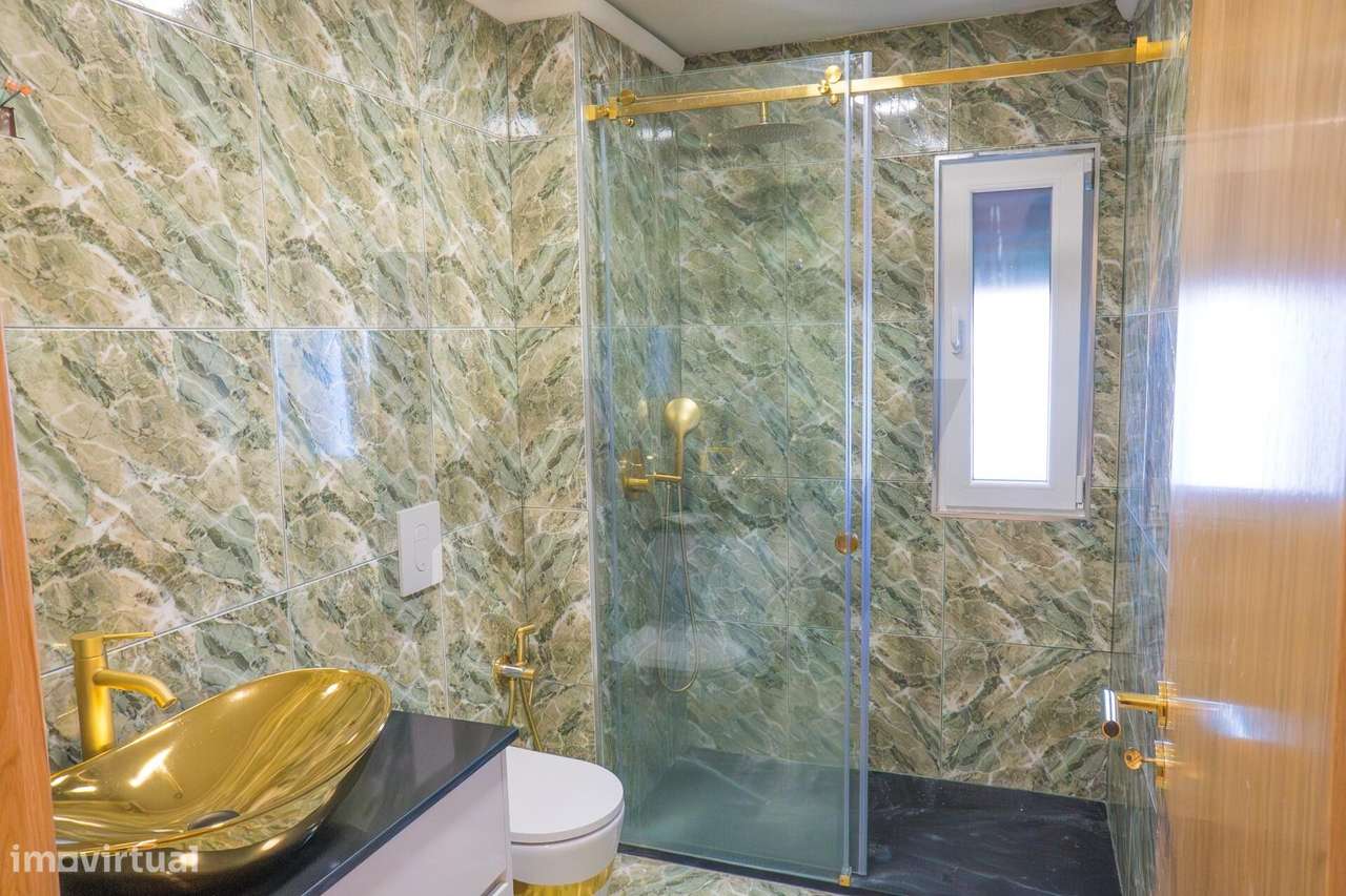 Luxo e exclusividade em Famões com vista sob Lisboa-23