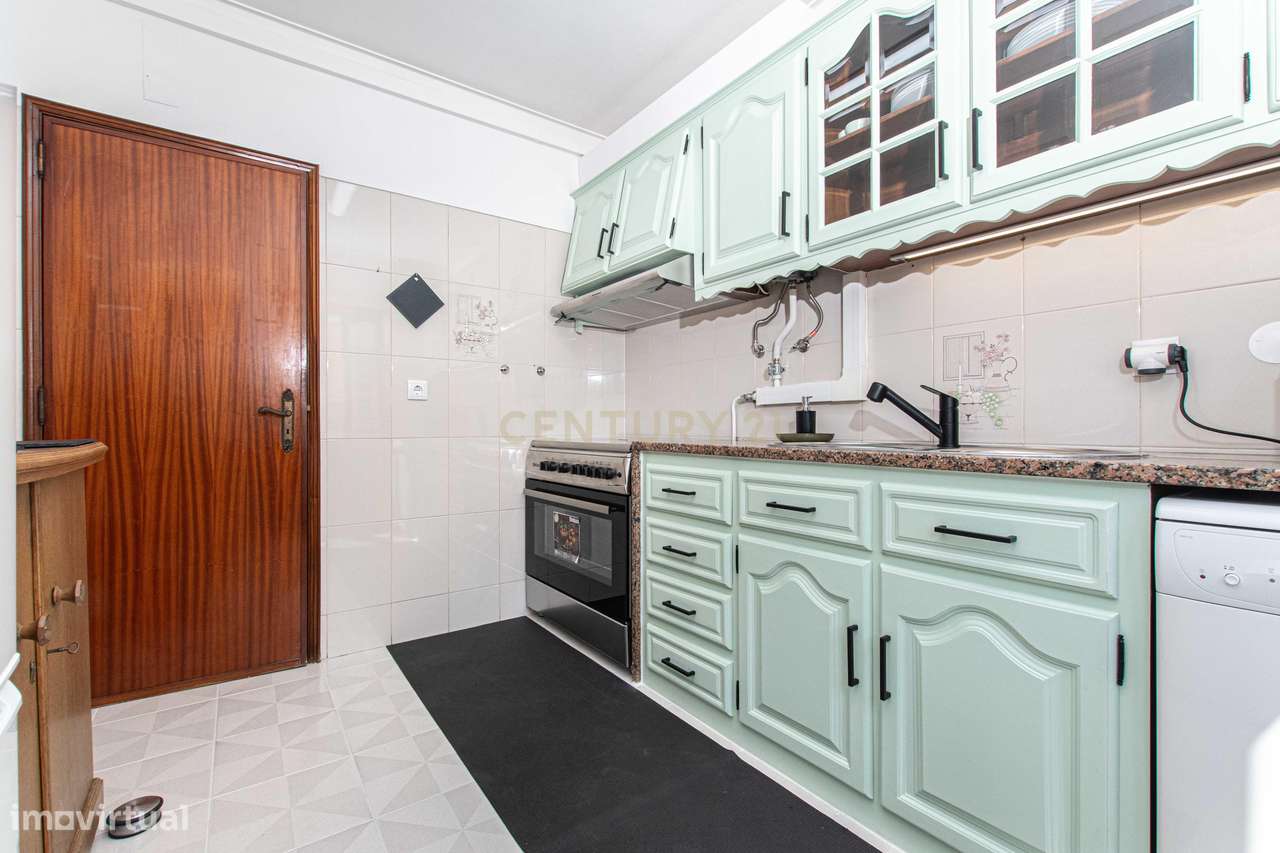 Apartamento – Póvoa de Santo Adrião e Olival Basto - Mais