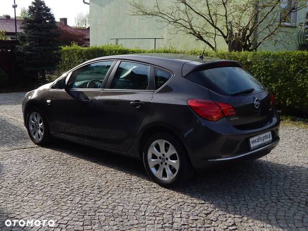 Opel Astra IV 1.6 Cosmo EU6 - 8