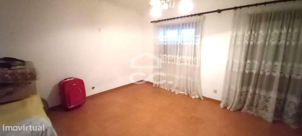 Moradia T3 com 3 pisos em Beja-8