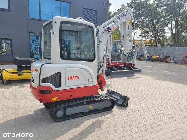 Takeuchi TB225 - V0 - 2