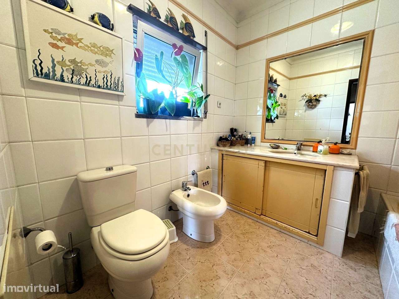 CAPARIDE-Moradia com 3 apartamentos independentes-35