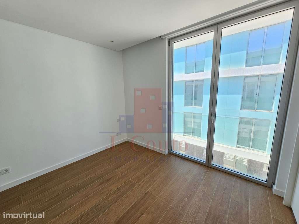 Apartamento T2 Novo com Vista para a Baía de São Martinho do Porto-17