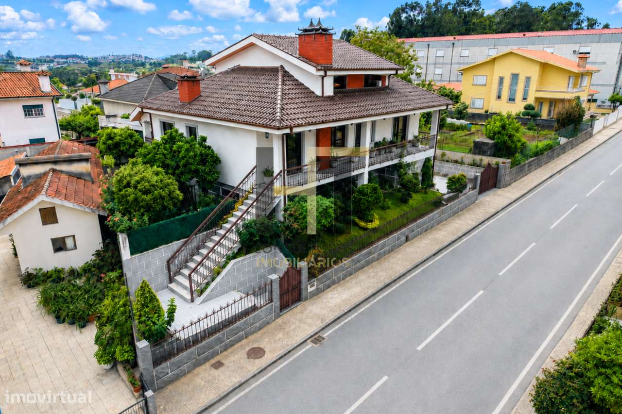 Moradia T4 em Lousada | 312m², 542m² de Terreno e Garagem para 3 Car-28