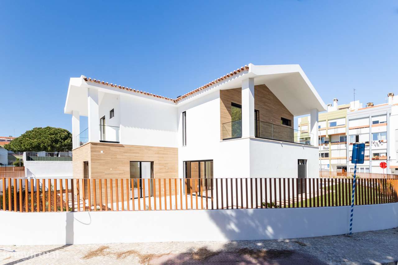 Moradia de Gaveto com Piscina em Linda-a-Velha! - Grande imagem: 2/60