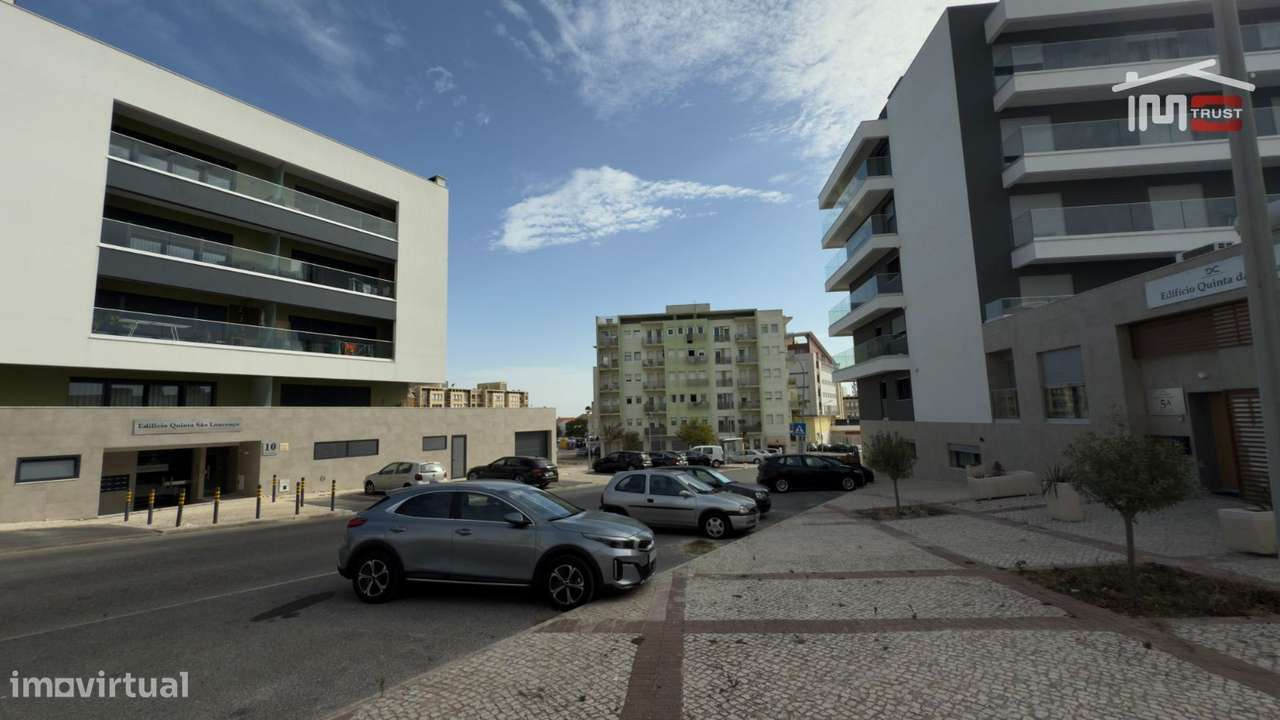 Loja 160m2 Camarate - Espaço Disponível a todas as Actividades Come...-1