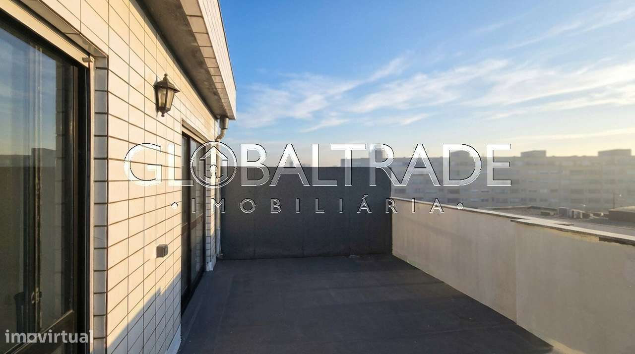 Apartamento T2 Renovado & Equipado em Matosinhos-36