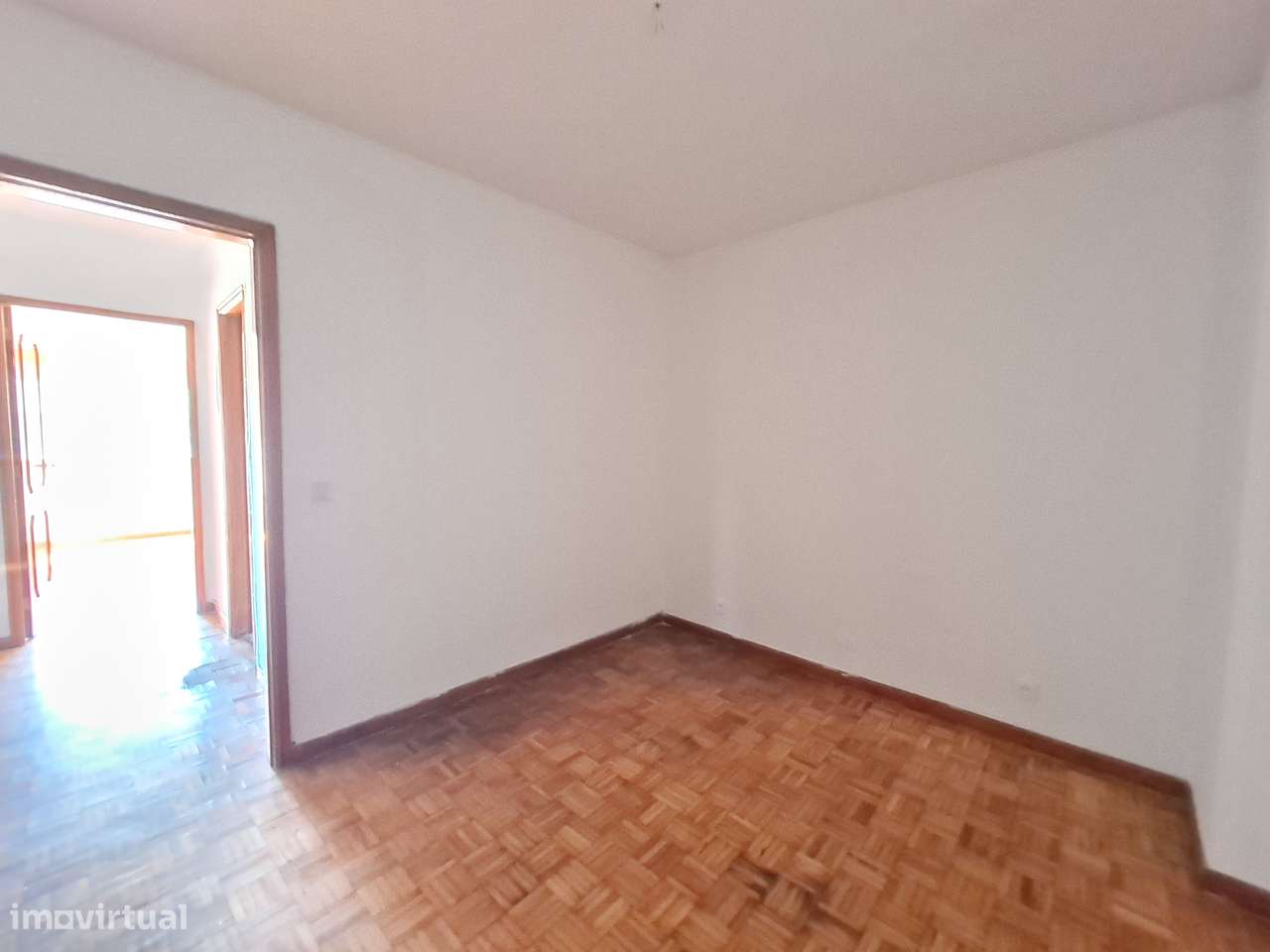 Oportunidade de investimento!! Apartamento T2+1 em Oliveira do Douro-12