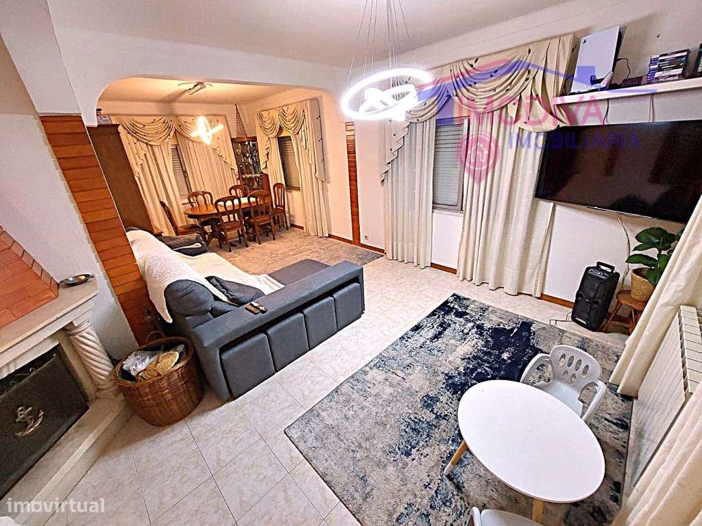 Moradia T4 com aquecimento e garagem em Figueiró dos Vinhos-1