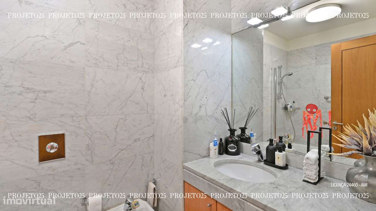 T2 C/ Terraço Privativo em Condº Fechado com piscina  - Casa da Música-24