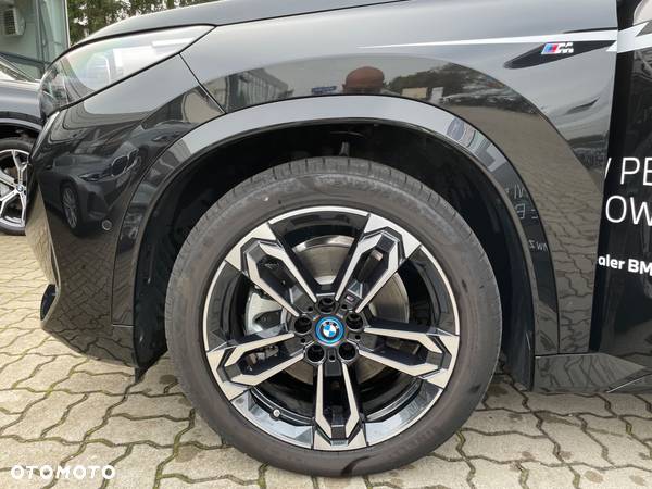 BMW iX1 xDrive30 M Sport - 9