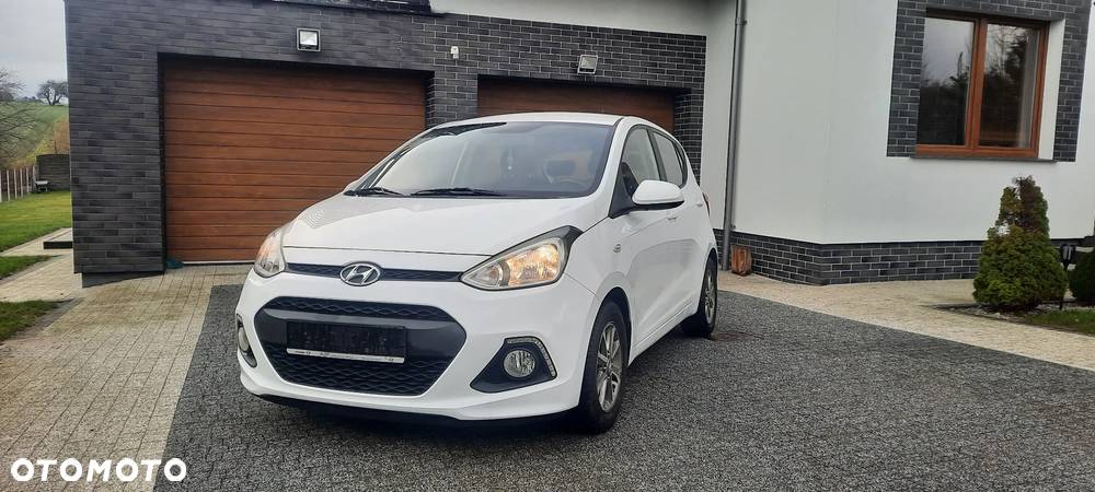 Hyundai i10 1.0 Fifa World Cup Edition - 8