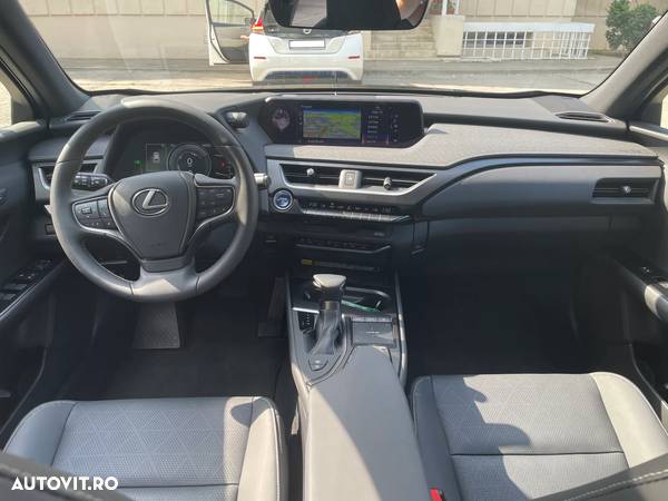 Lexus UX 250h Luxury Line - 10