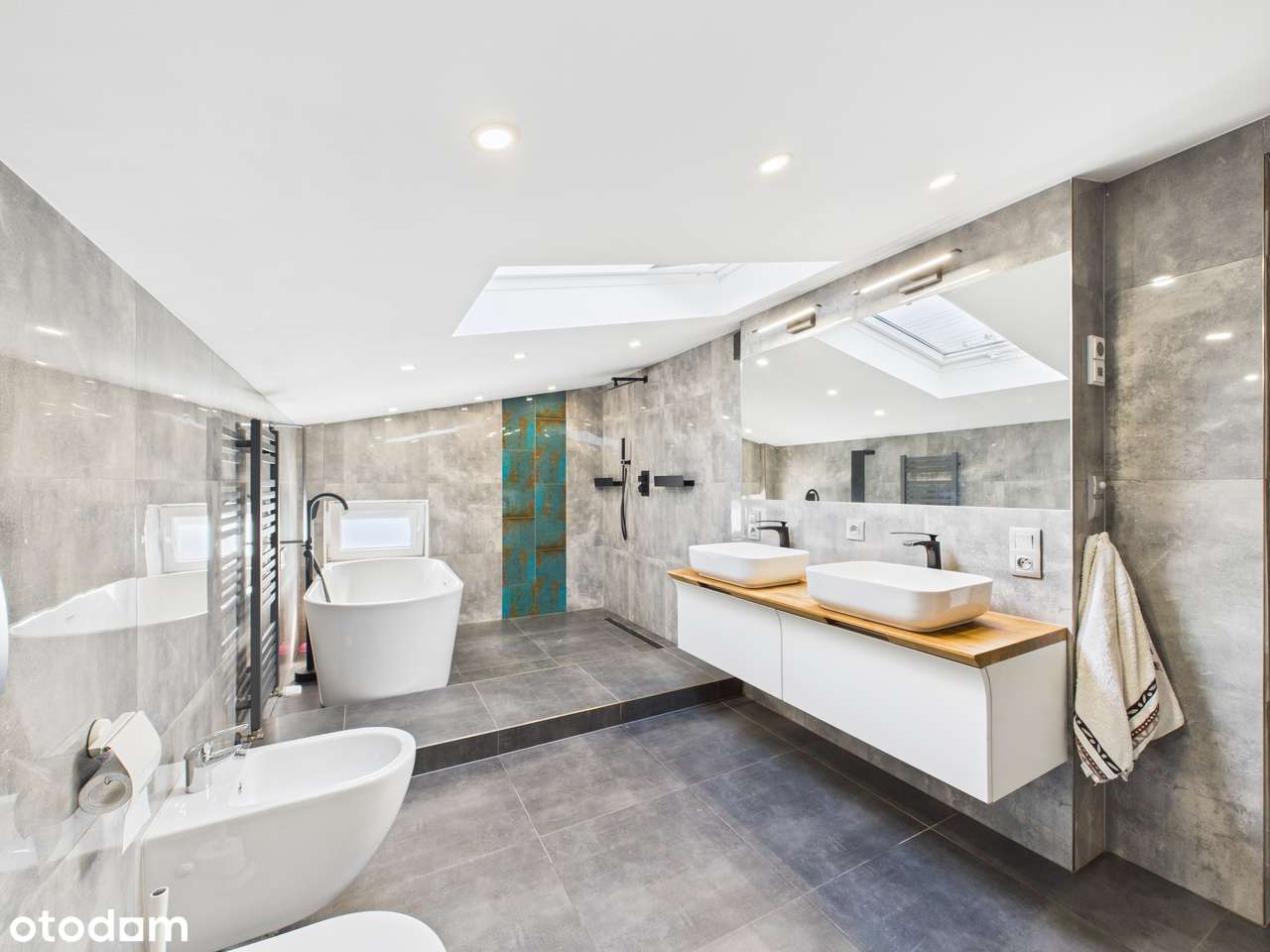 Hala produkcyjno–magazynowa z komfortowym mieszkaniem na piętrze-12