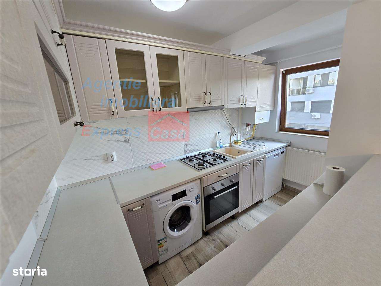 Super oferta! Apartament 3 camere, etaj 1, zona Palas Mall-5