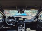 Alfa Romeo Giulia 2.0 Turbo Veloce Q4 - 12