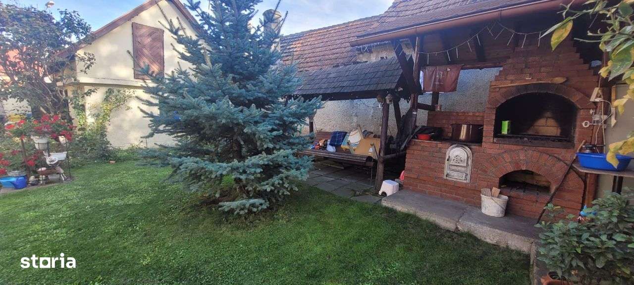 Vand casa cu teren de 1753 mp in Prejmer - Imagine principală: 3/9